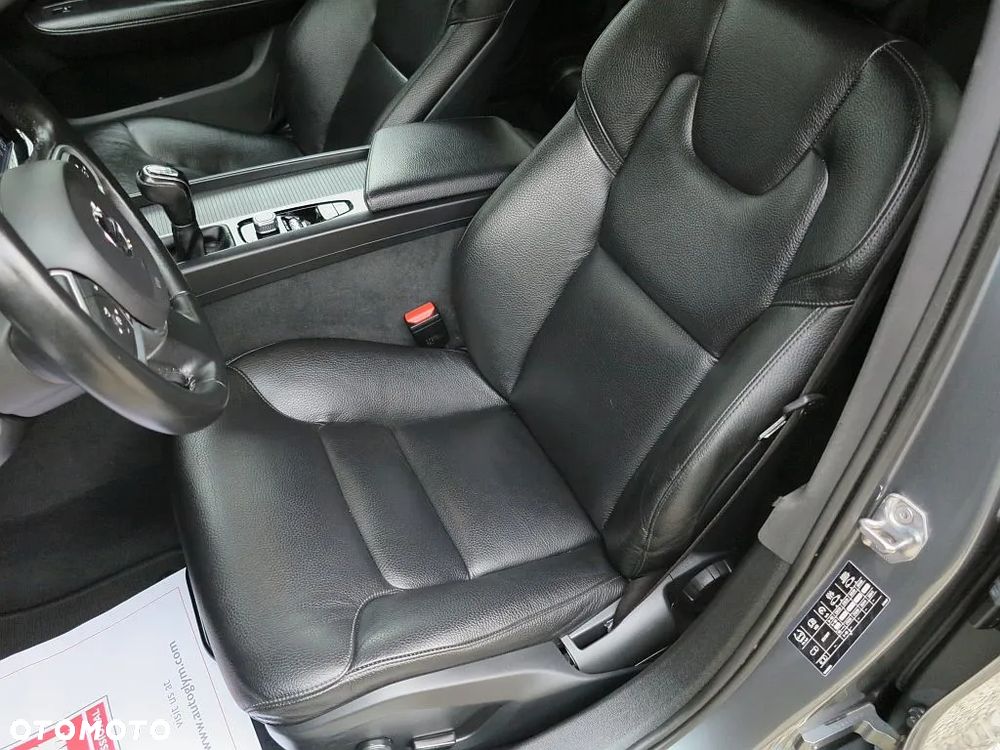 Volvo V60 D3 Momentum - 12