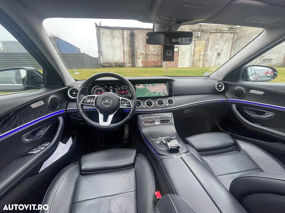 Mercedes-Benz E 220 d 4Matic T 9G-TRONIC Avantgarde - 28