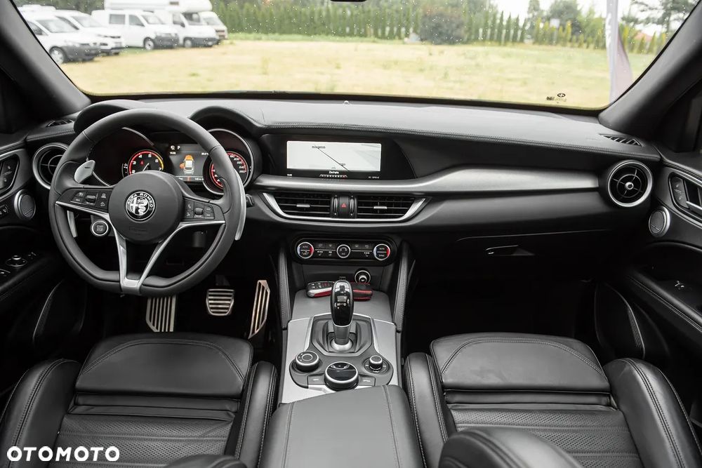 Alfa Romeo Stelvio - 6