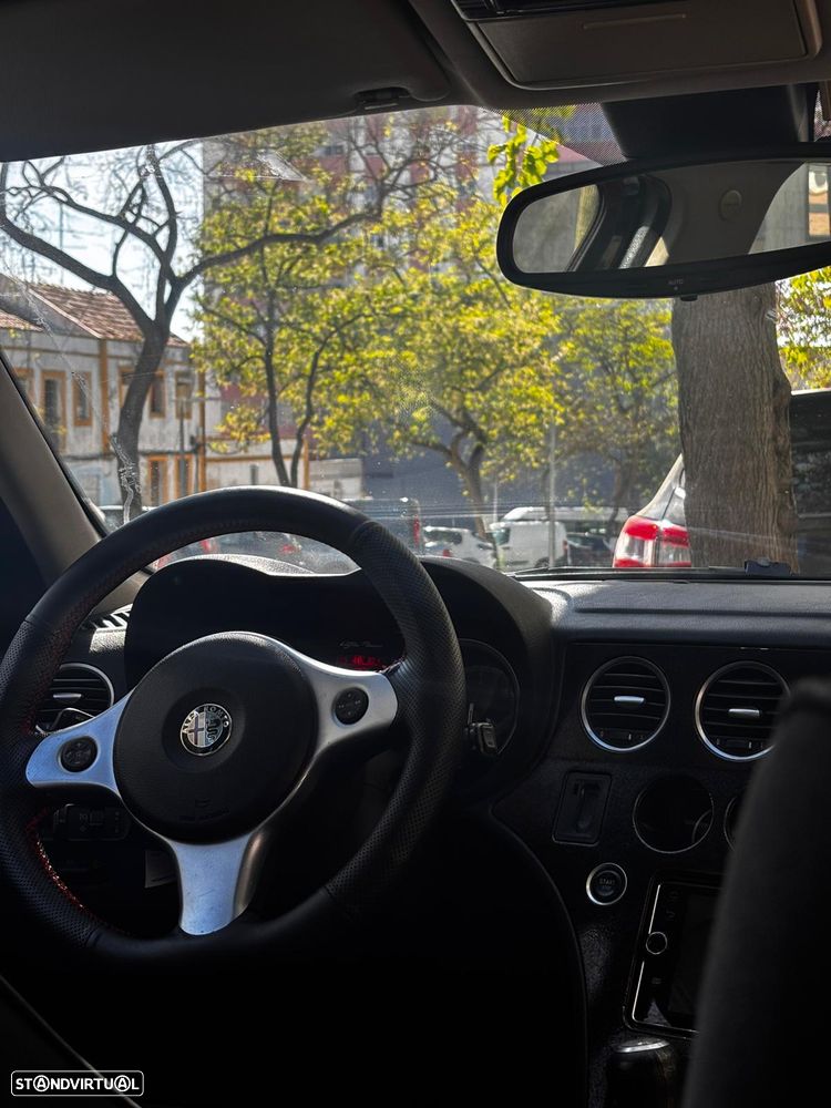 Alfa Romeo 159 1.9 JTDM 16V - 4