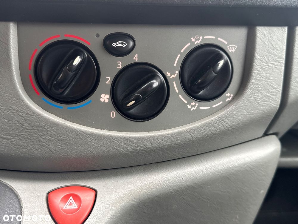 Renault Trafic - 10