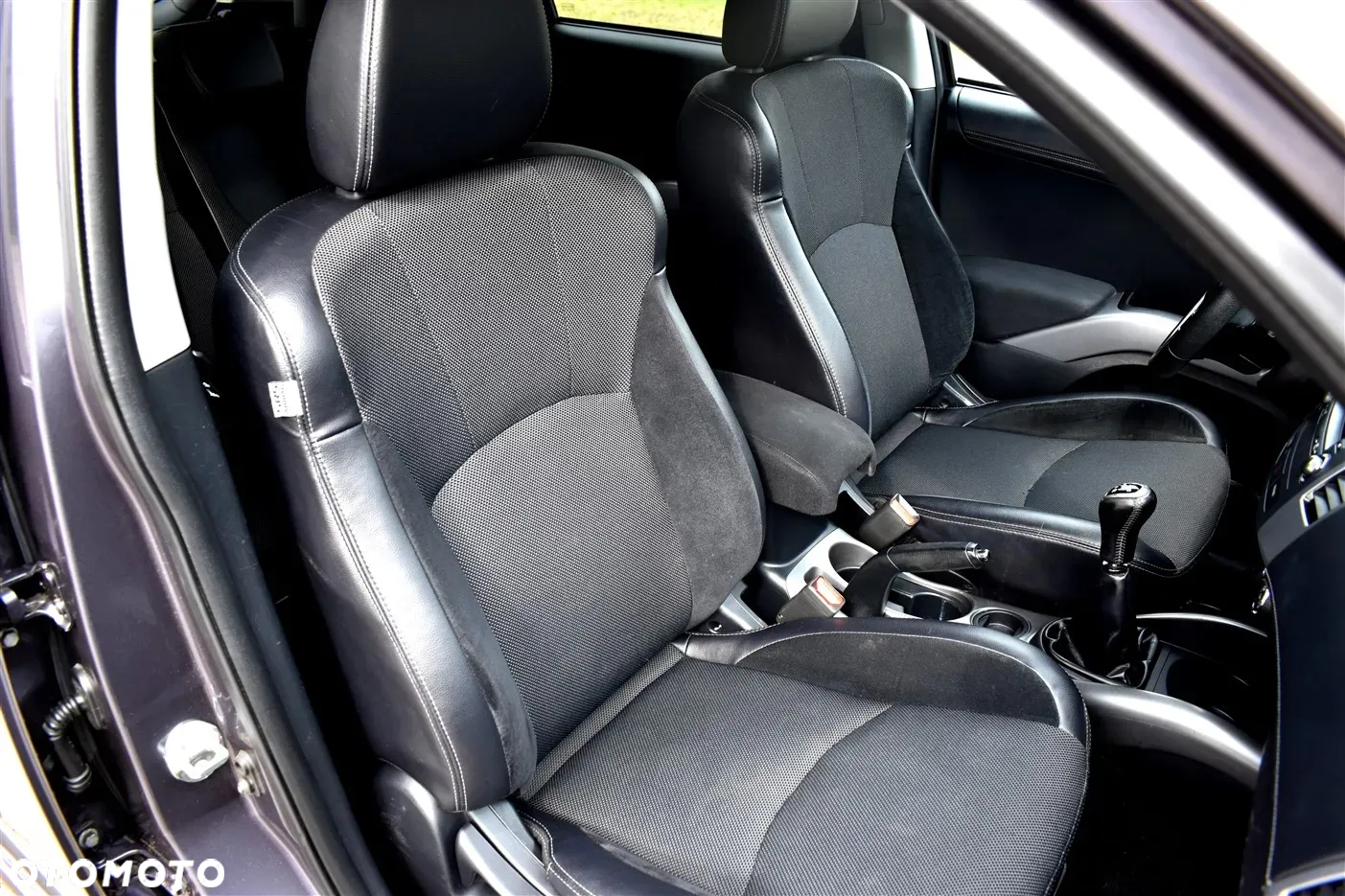 Mitsubishi Outlander 2.0 2WD Invite - 29