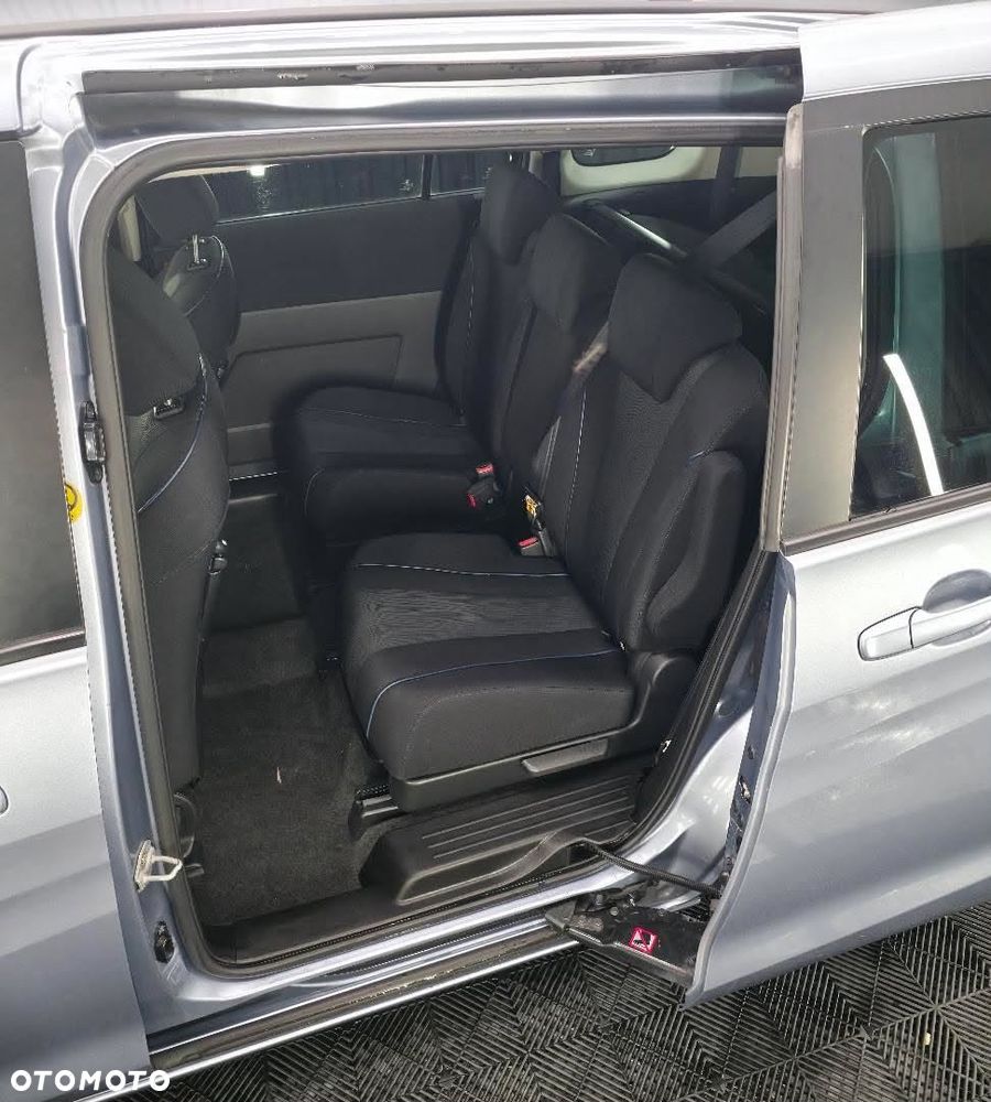 Mazda 5 - 7