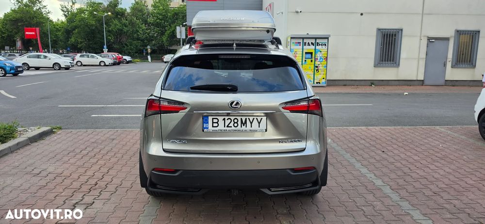 Lexus Seria NX 300h - 10