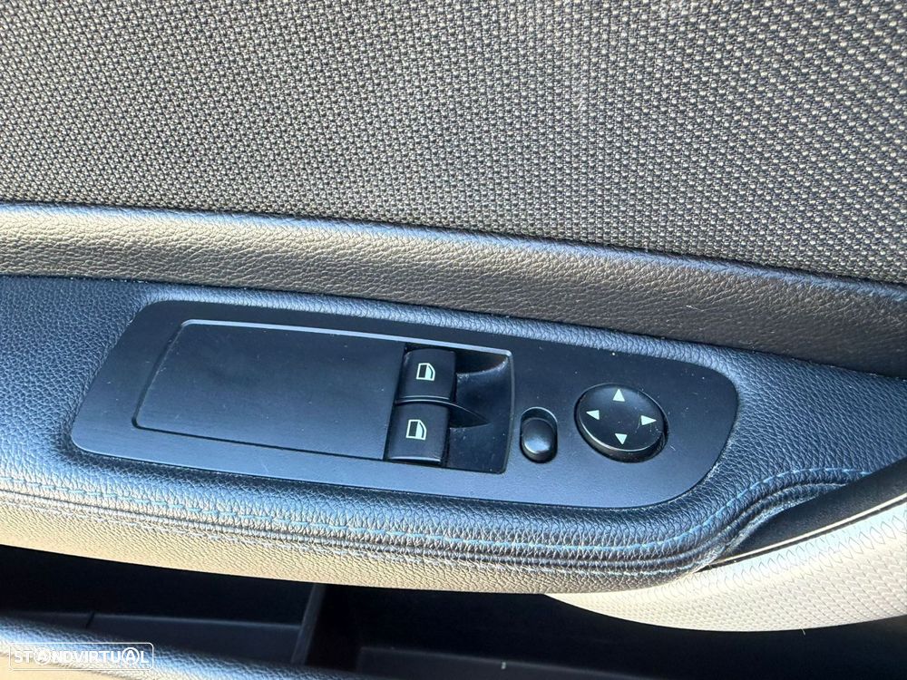 BMW 120 d Pack M - 23