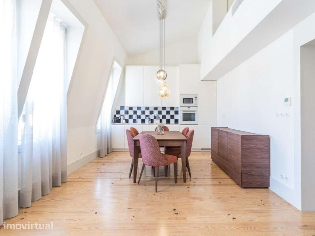 Apartamento T2 + 1 na Rua de Santa Justa - Grande imagem: 2/28