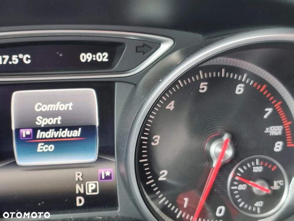 Mercedes-Benz CLA 200 AMG Line - 26