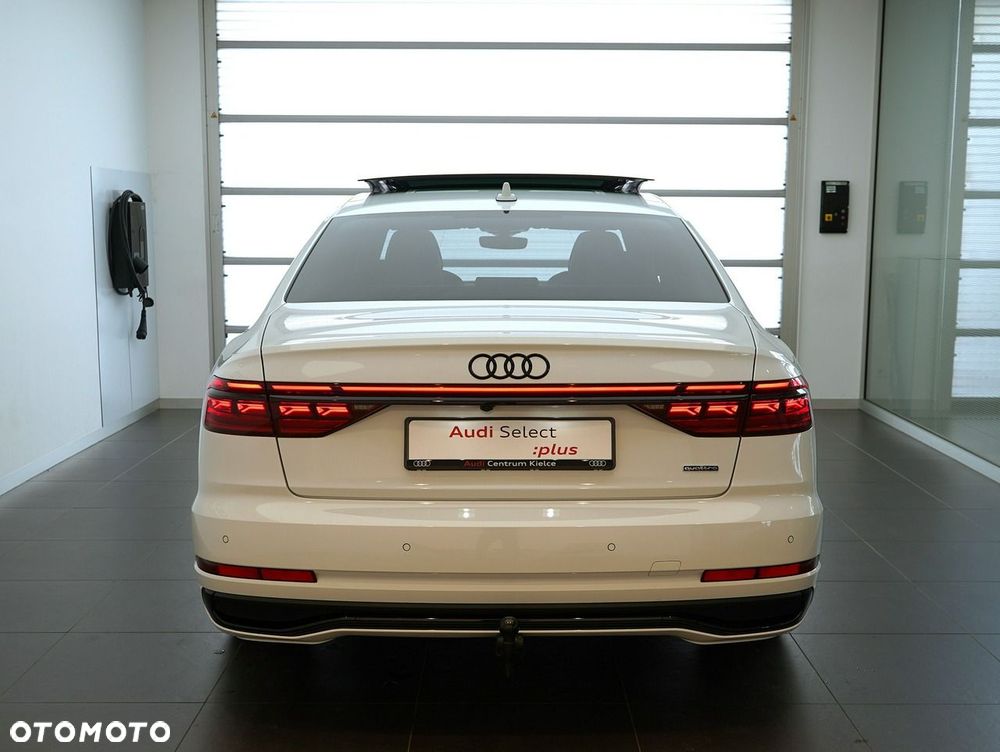 Audi A8 - 4