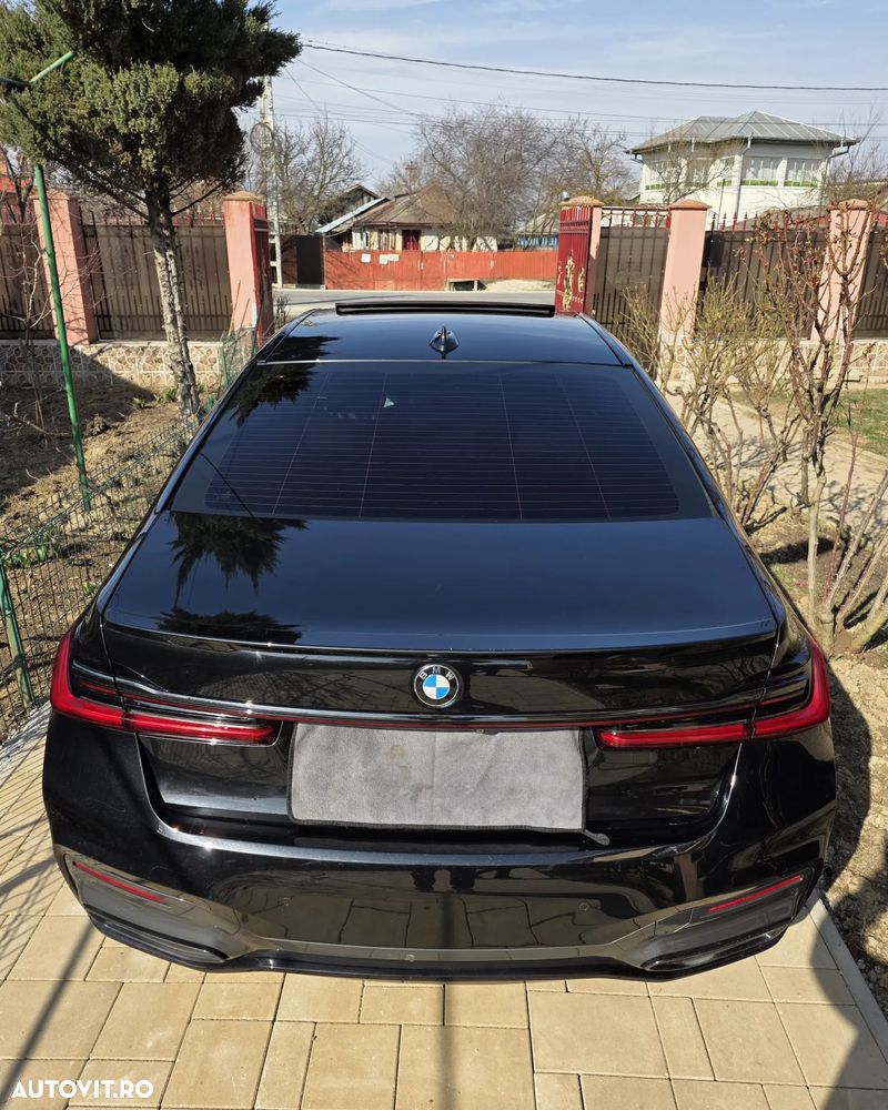 BMW Seria 7 745e - 20