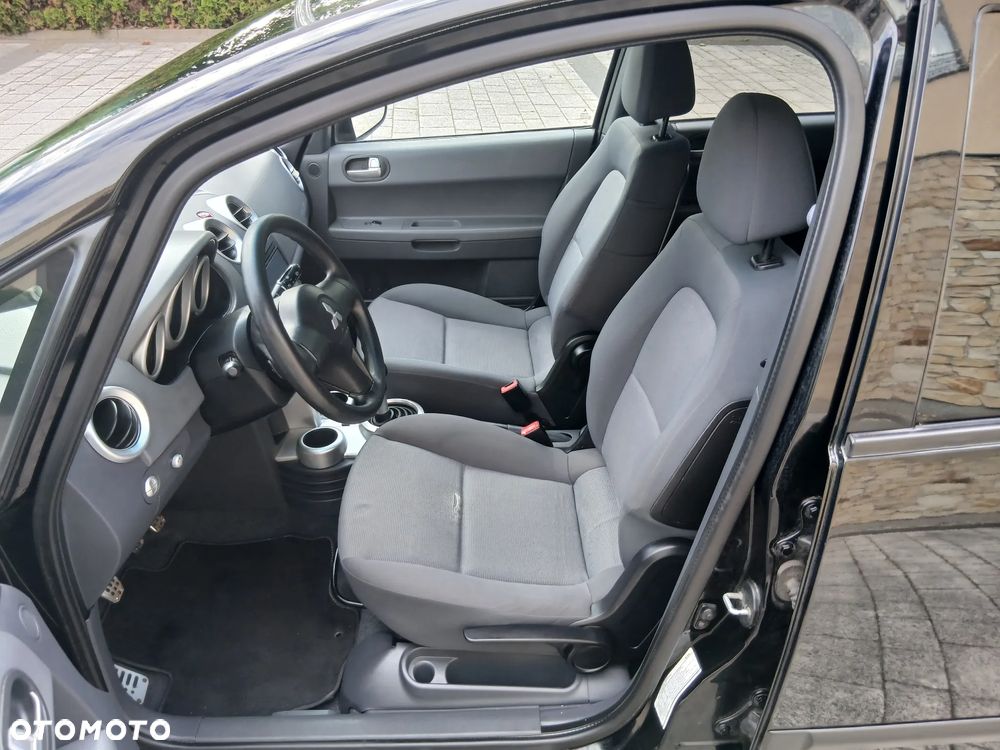 Mitsubishi Colt 1.3 Invite Edition Gold - 14