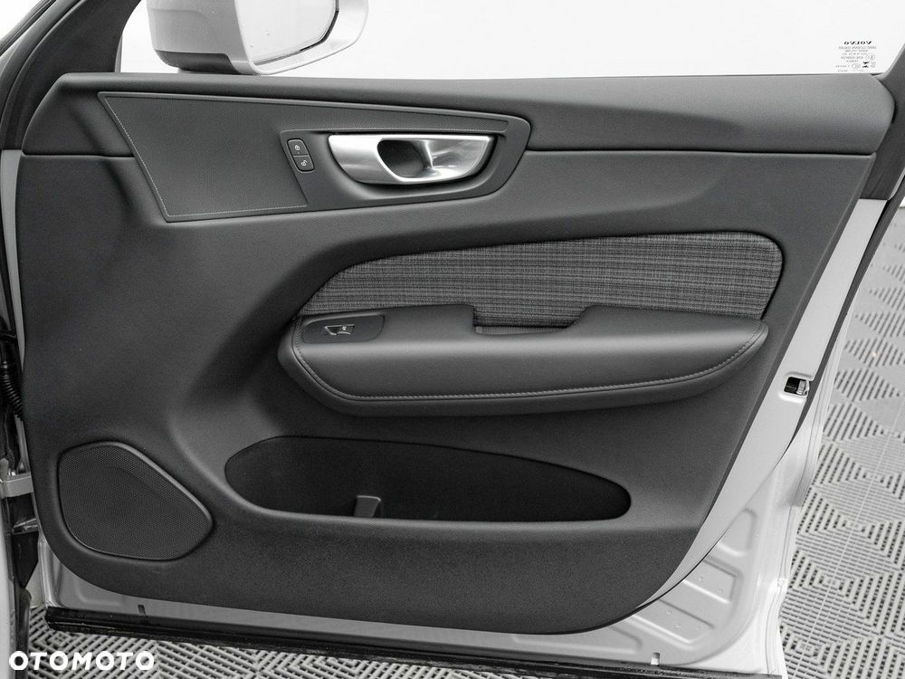 Volvo XC 60 B4 D Core - 31