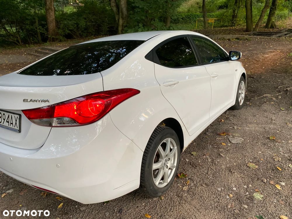 Hyundai Elantra 1.6 Comfort - 2