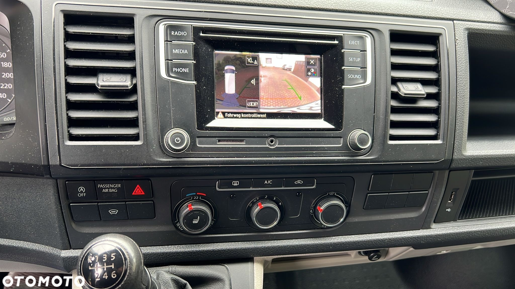 Volkswagen Transporter - 11