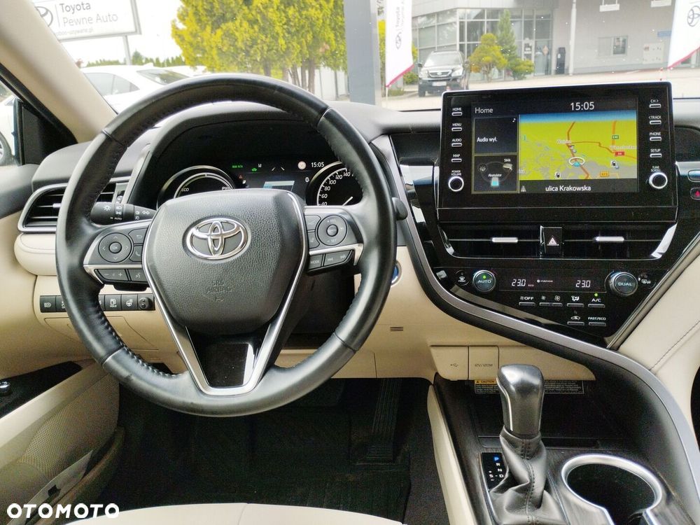 Toyota Camry 2.5 Hybrid Executive CVT - 14