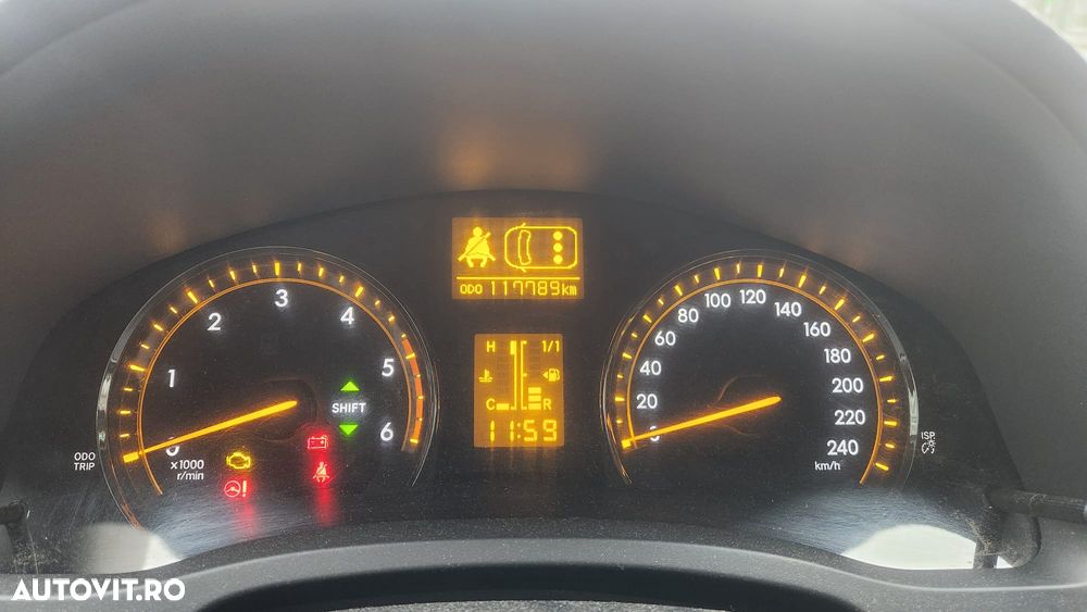 Toyota Avensis 2.2 D-4D Luxury - 8