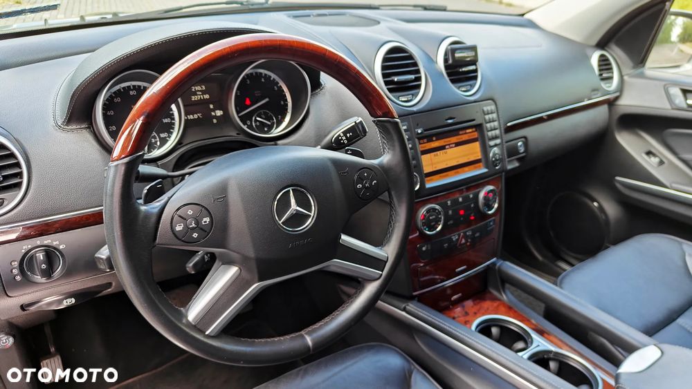 Mercedes-Benz GL 450 - 15