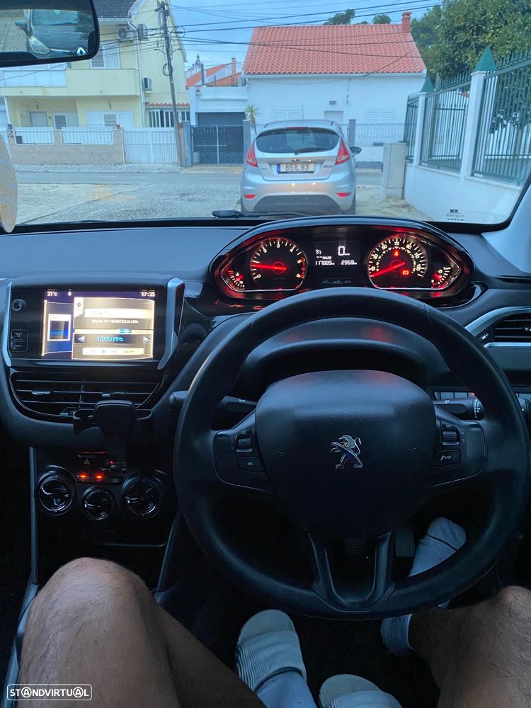 Peugeot 208 HDi 68 Like - 4