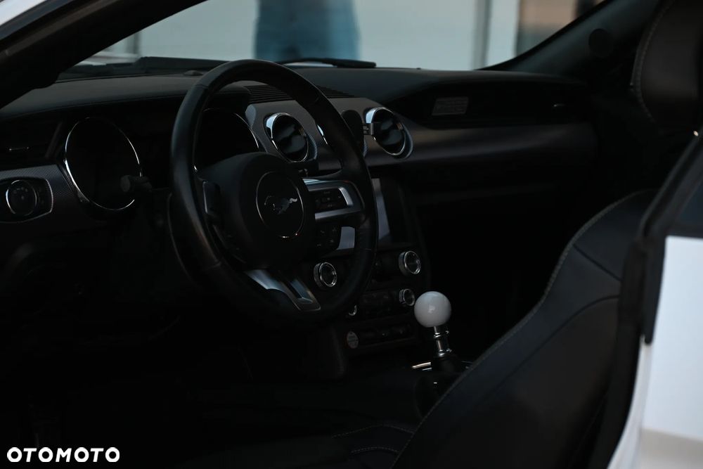 Ford Mustang Fastback 5.0 Ti-VCT V8 GT - 21