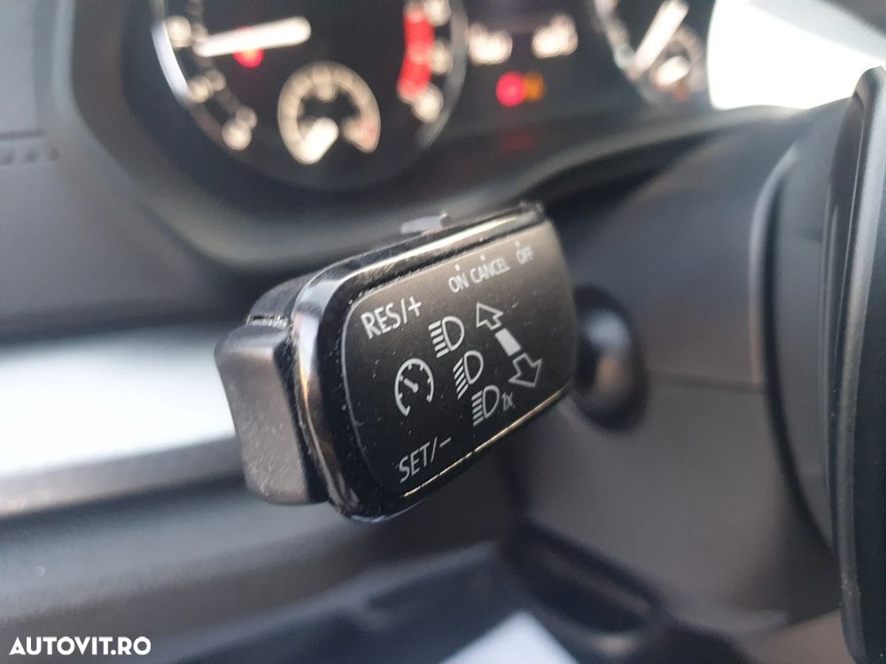 Skoda Octavia 2.0 TDI DSG Ambition - 37