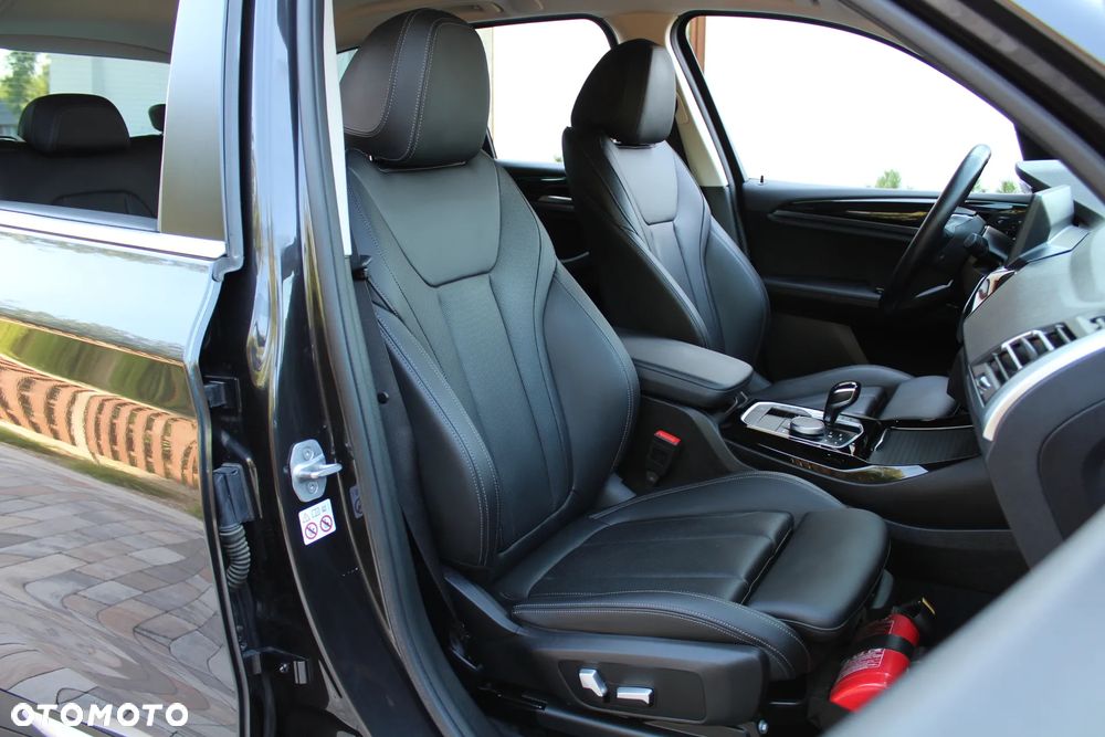 BMW X3 xDrive20i Luxury Line - 21