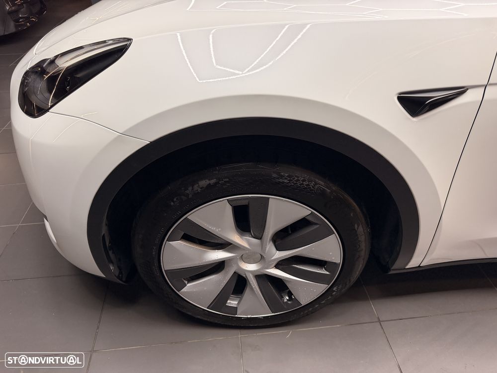 Tesla Model Y RWD - 5