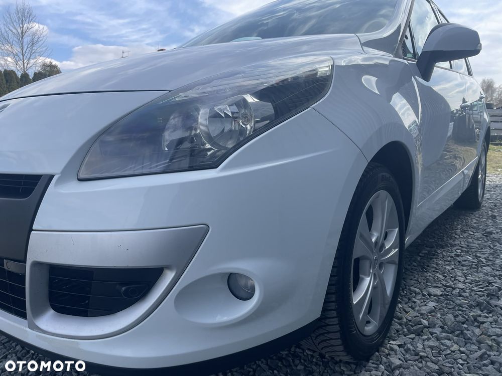 Renault Scenic 1.6 16V Infinity - 9