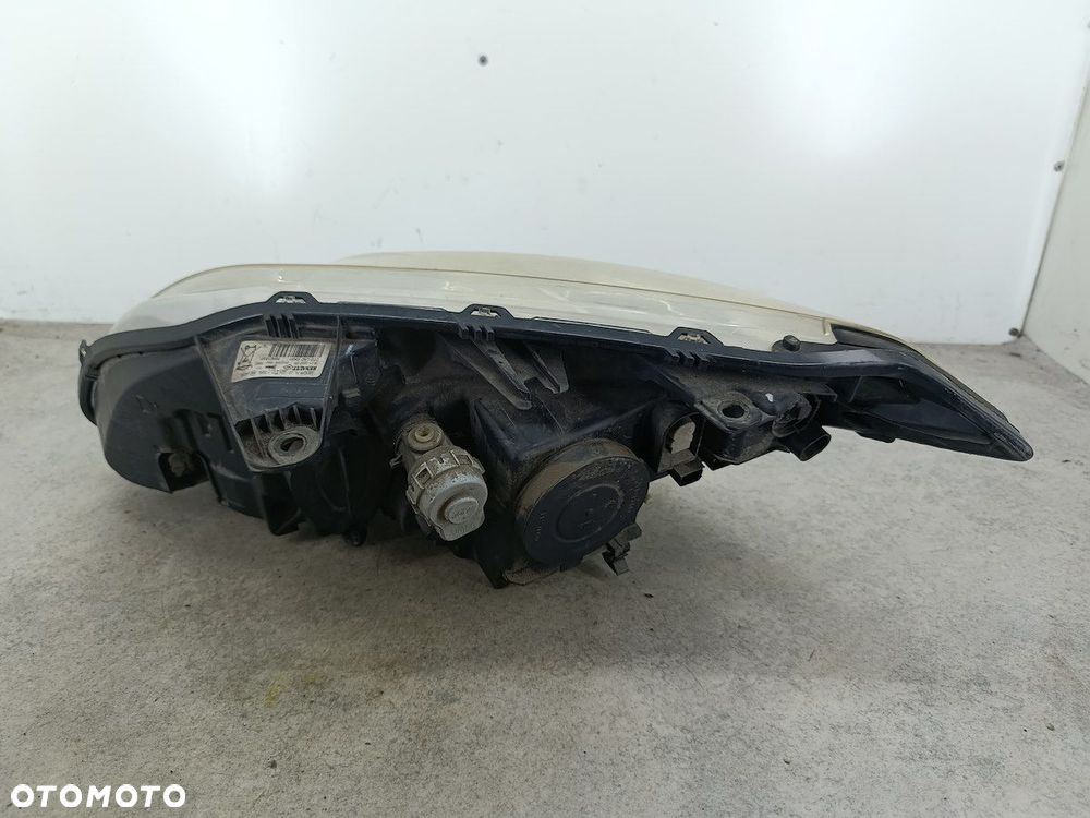 LAMPA PRZÓD PRAWA XENON RENAULT LAGUNA III 260100035R 89901837  VALEO - 4
