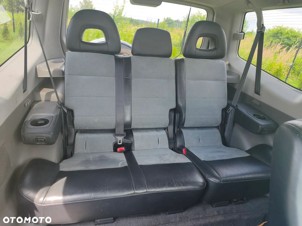Mitsubishi Pajero - 13