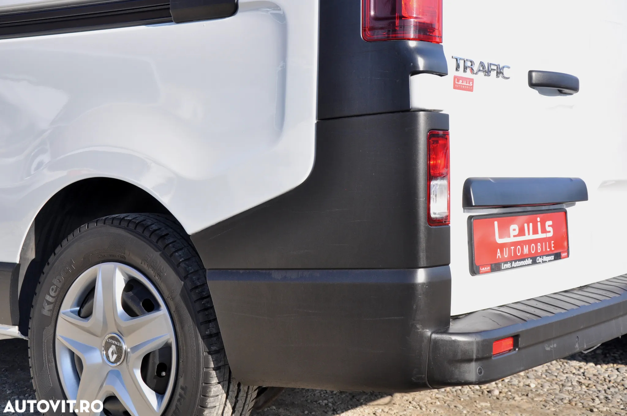Renault Trafic L2H1 Van - 31
