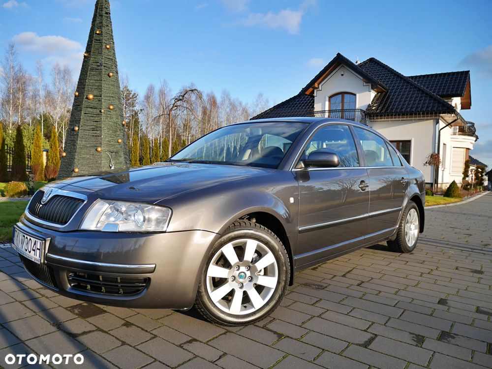Skoda Superb 1.8T Elegance - 1