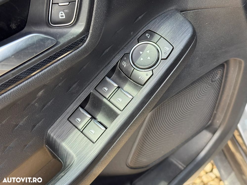 Ford Kuga 2.5 Duratec FHEV ST-LINE - 17