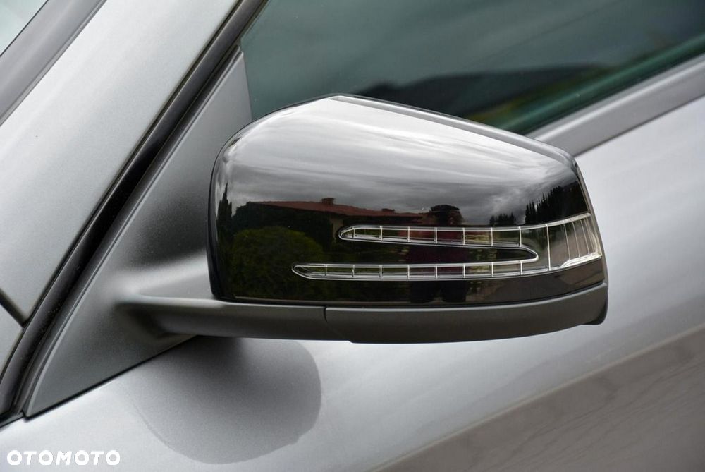 Mercedes-Benz CLA 200 7G-DCT AMG Line - 38
