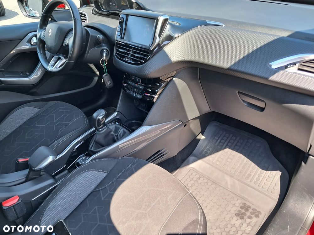 Peugeot 2008 1.2 Pure Tech Active S&S - 28