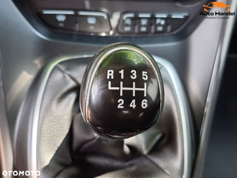 Ford Kuga 1.5 EcoBoost 2x4 Titanium - 41