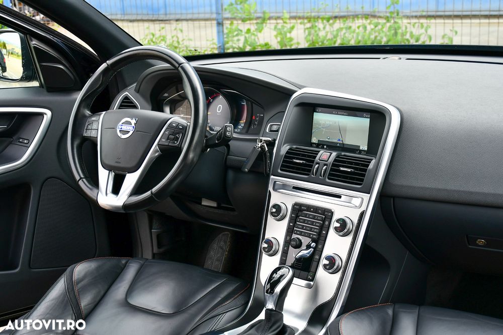 VOLVO XC60 2015 — imagine 16