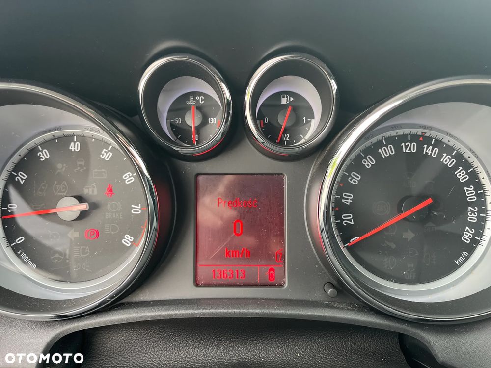 Opel Astra 1.4 T Cosmo S&S - 11
