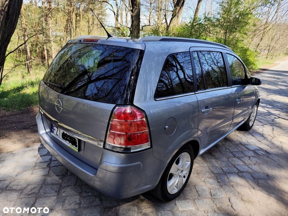 Opel Zafira 1.8 Family Plus - 2