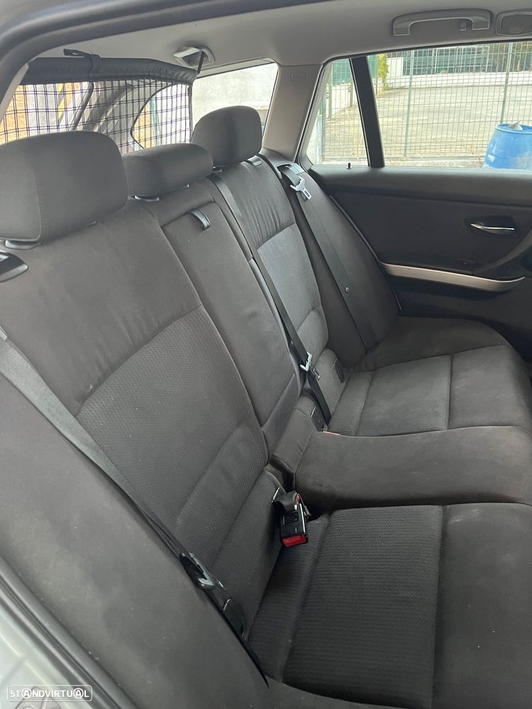 BMW 318 d Touring - 19