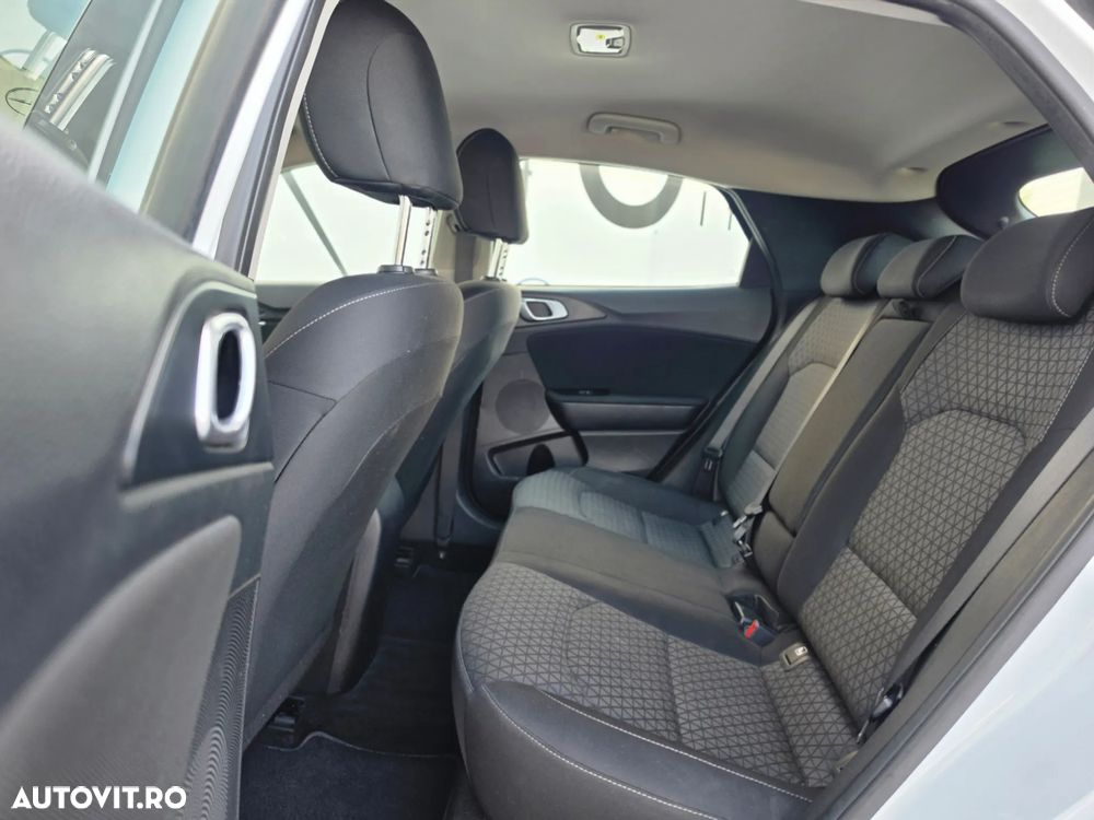 Kia Ceed 1.6 DSL MHEV Star - 10