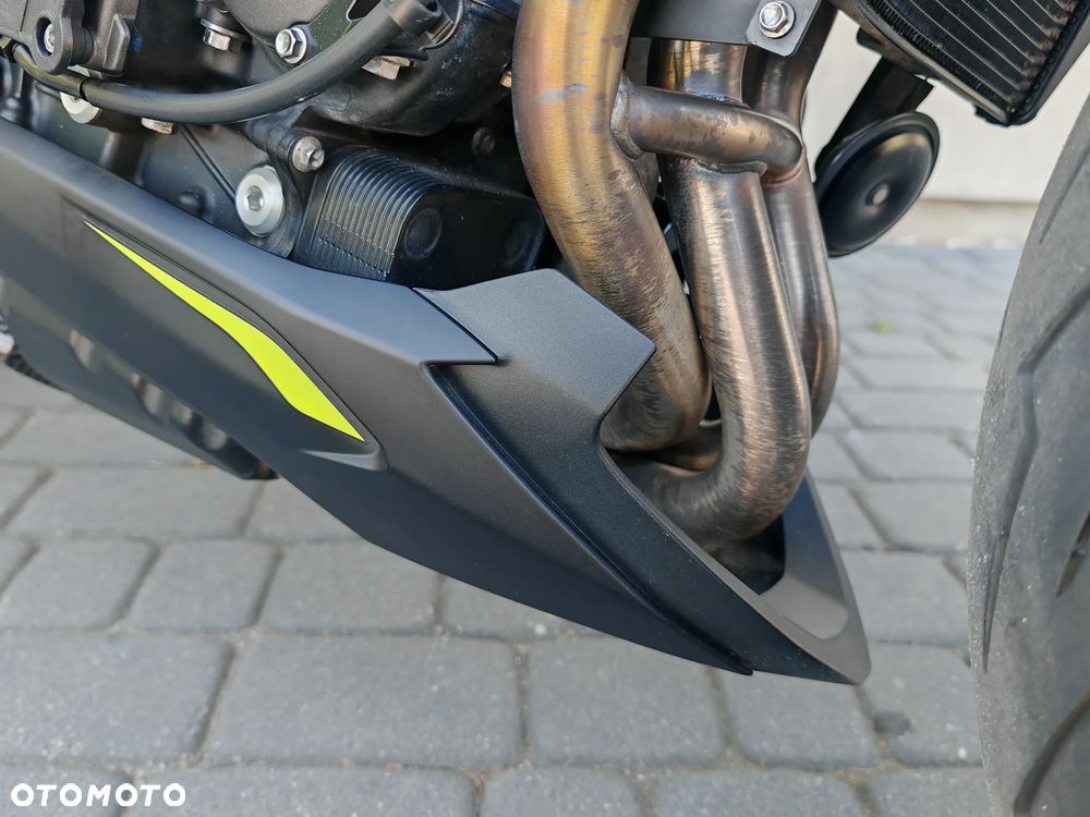 Triumph Street Triple - 21