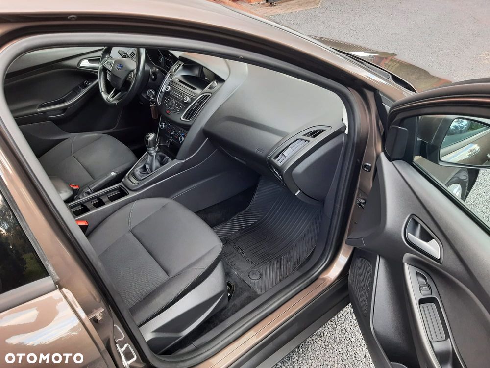 Ford Focus 1.6 SYNC Edition - 14