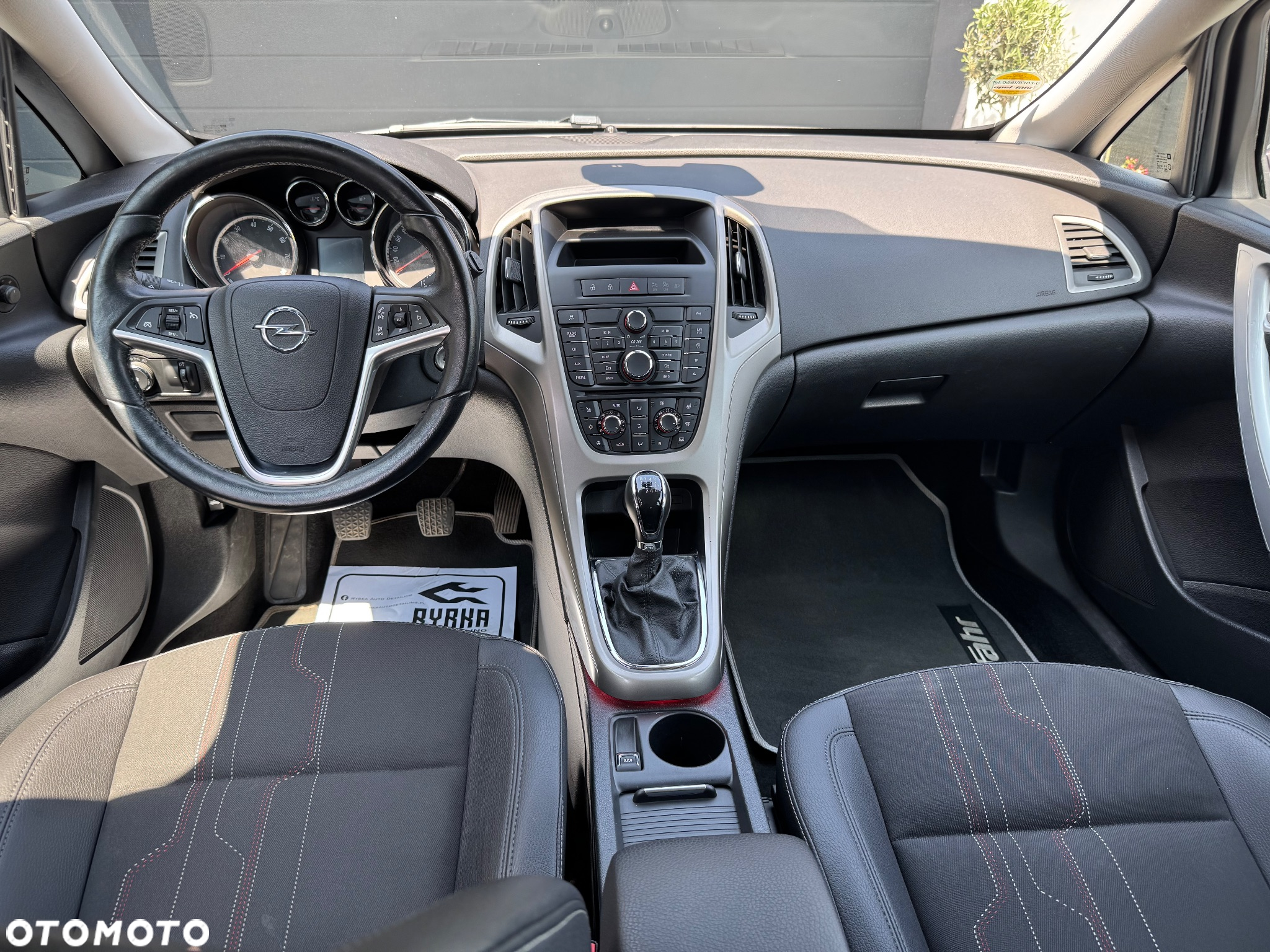 Opel Astra 1.4 Turbo 150 Jahre - 11