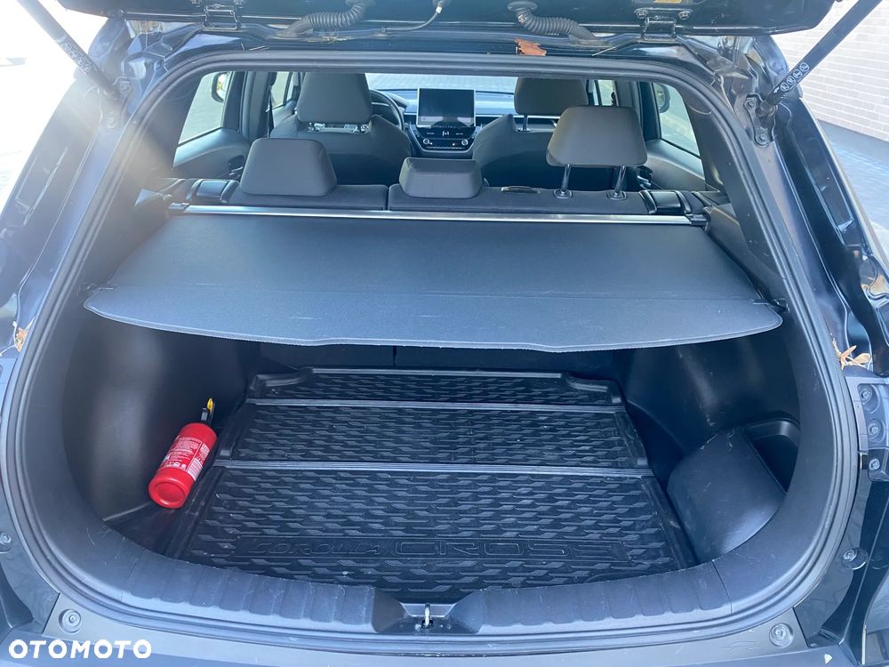 Toyota Corolla Cross 2.0 Hybrid Comfort - 14