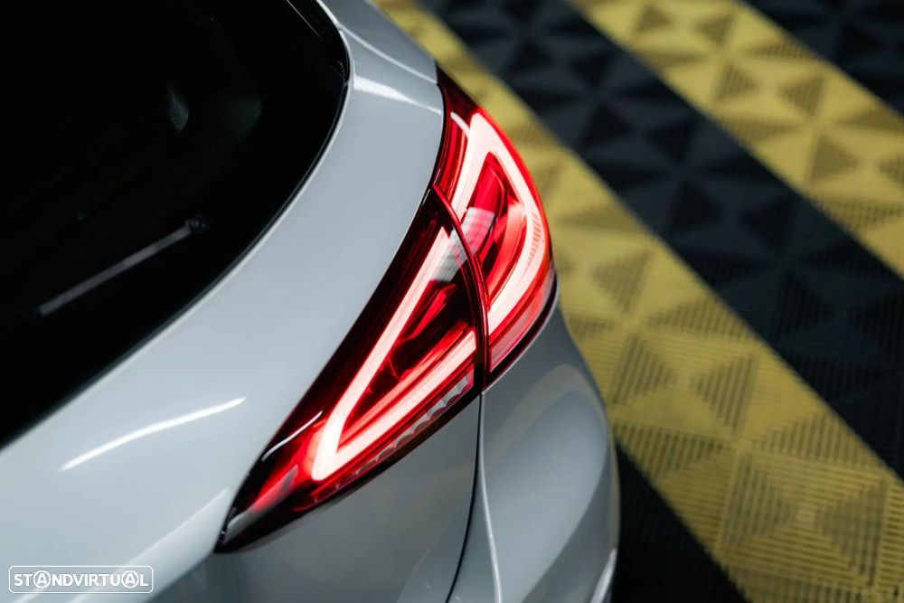 Mercedes-Benz A 250 e Progressive - 9