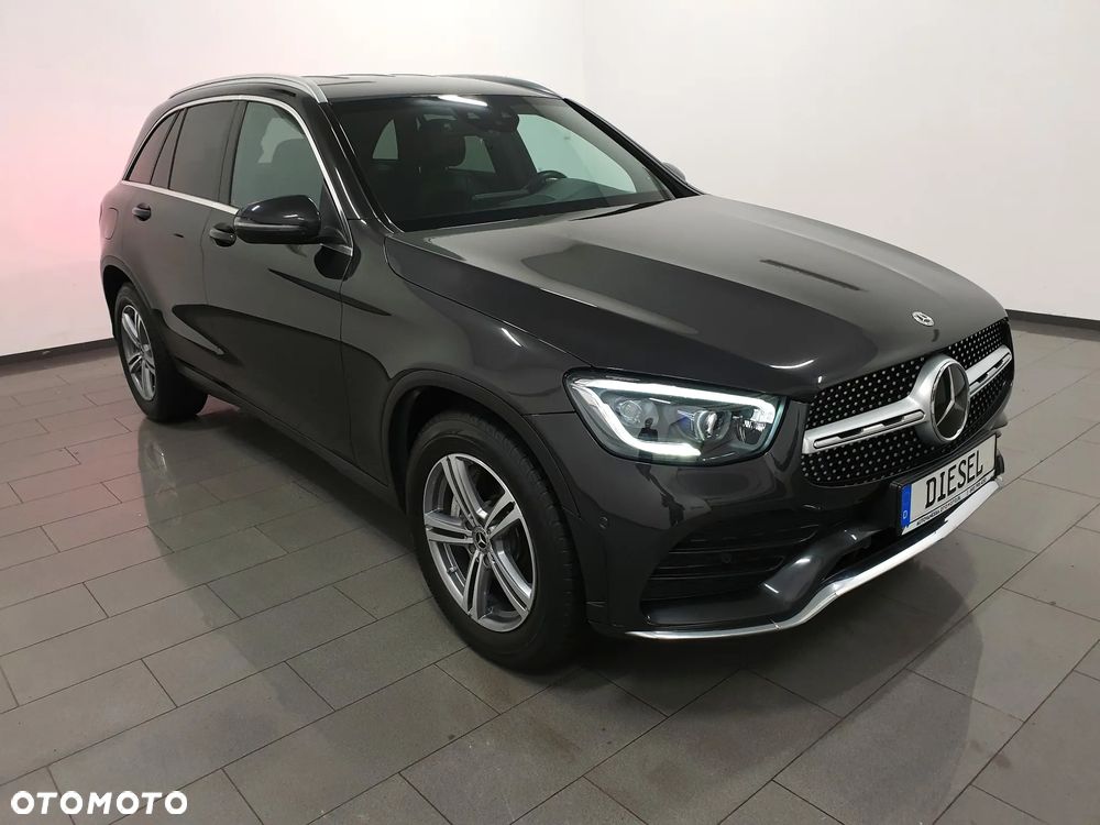 Mercedes-Benz GLC 300 d 4Matic 9G-TRONIC AMG Line Plus - 38