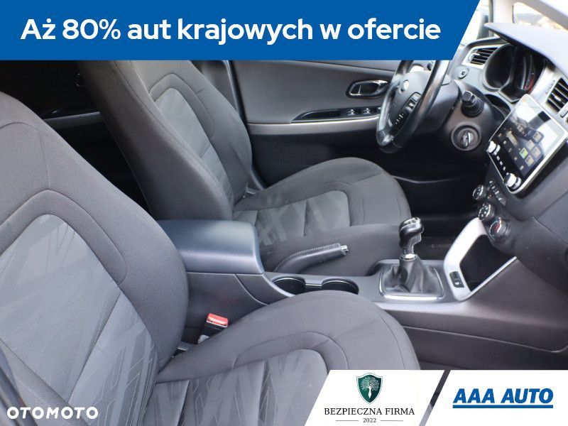 Kia Ceed - 11