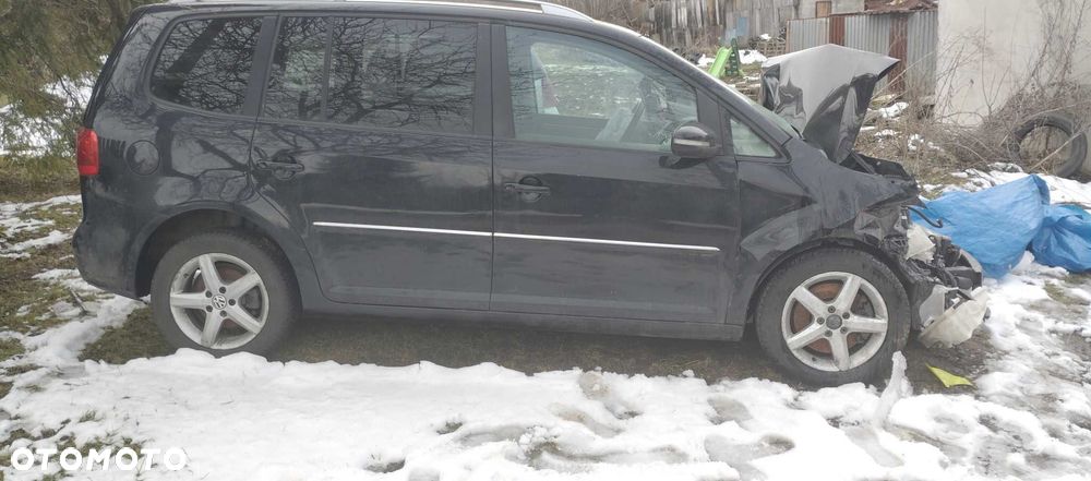 Volkswagen Touran - 4
