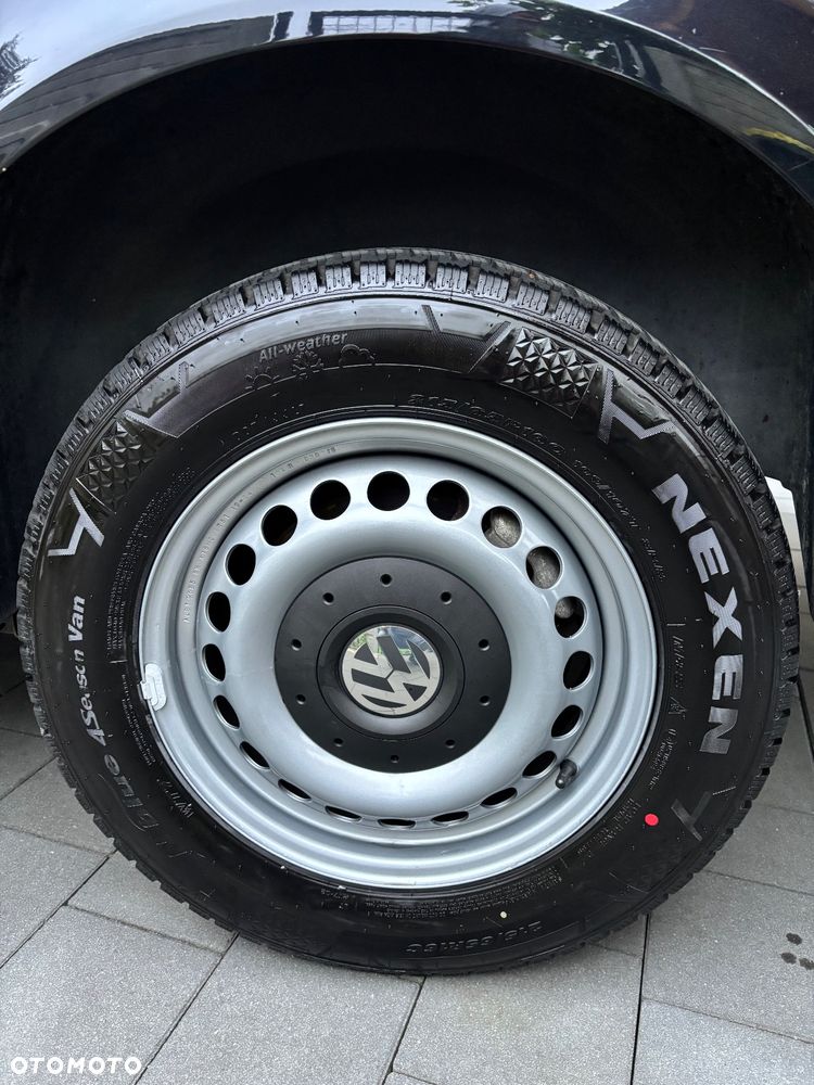 Volkswagen Caravelle - 8