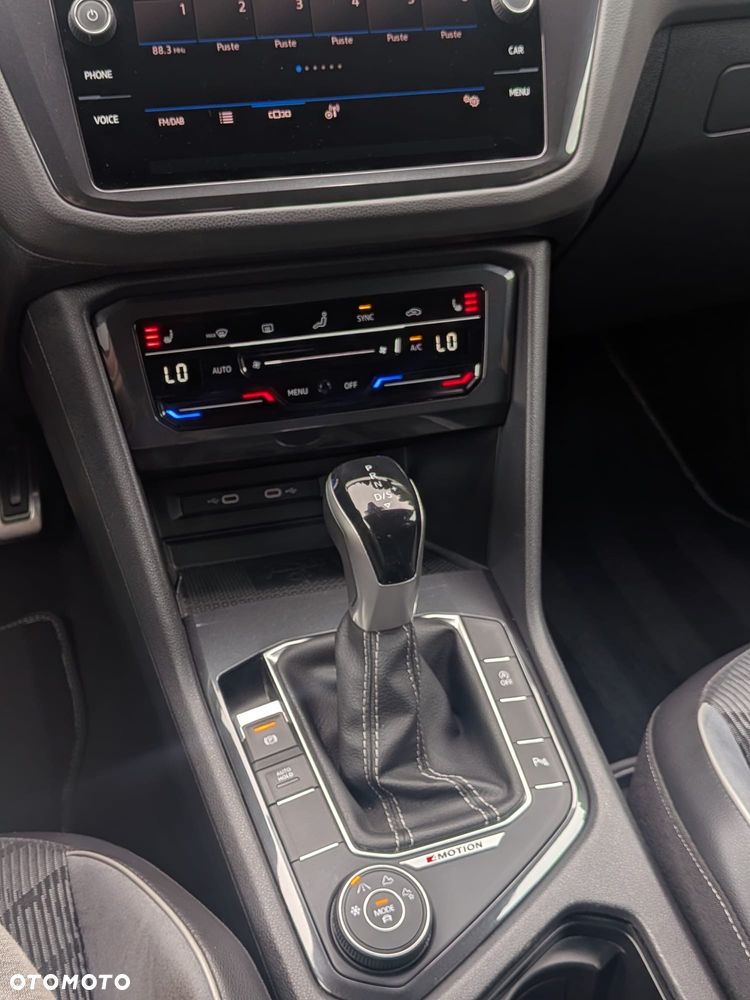 Volkswagen Tiguan 2.0 TDI SCR 4MotION DSG R-Line - 26