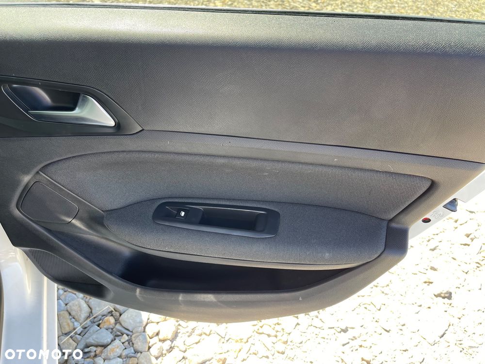 Peugeot 308 1.5 BlueHDi Allure S&S - 34